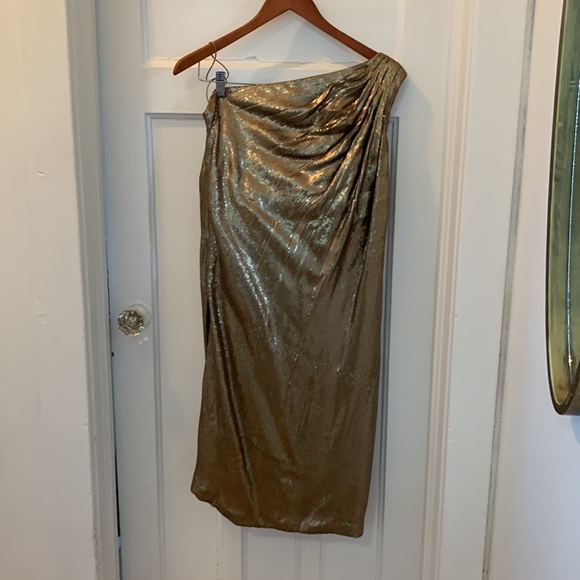 ✨Badgley Mischka Gold Sequin One-Shoulder Dress ✨ — Red Carpet & Holiday Ready - Picture 4 of 7